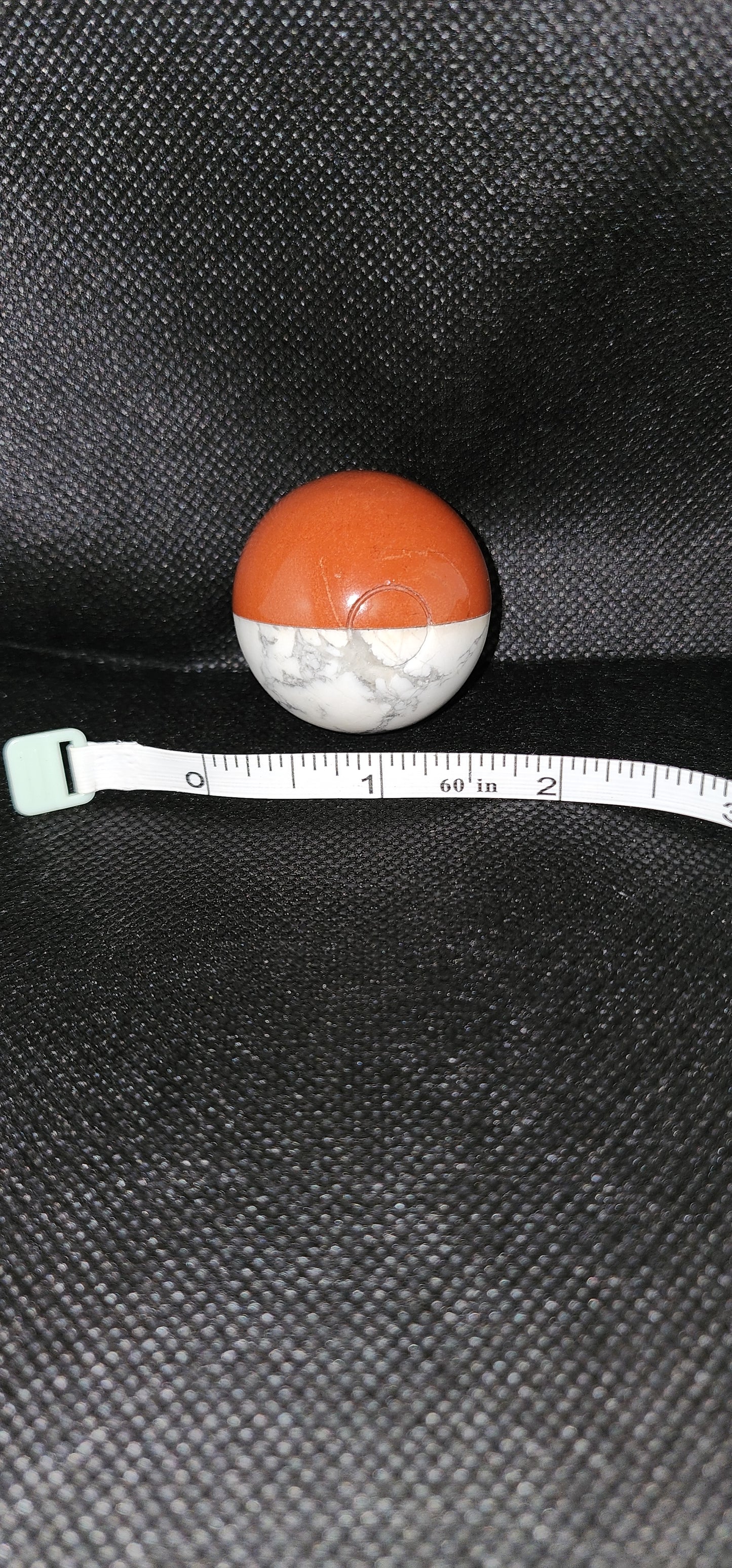 AV Red Japser/ Howlite Pokèball 40mm