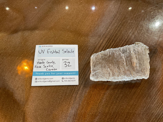 EG40 UV Fishtail Selenite